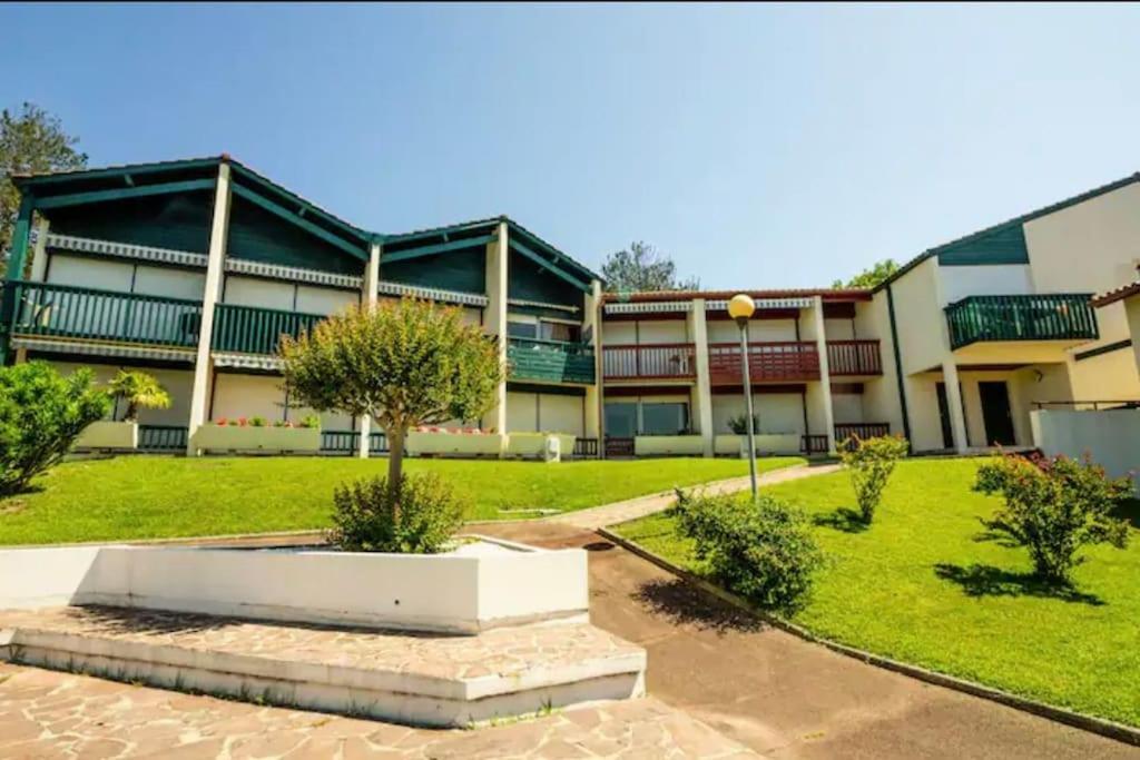 Caporizon-Baillenia-T1 Vue Montagne - Piscine St Jean De Luz Daire Saint-Jean-de-Luz Dış mekan fotoğraf